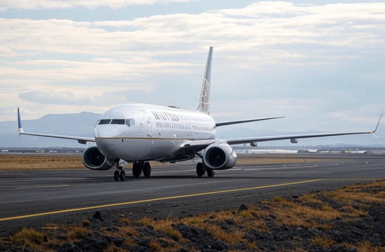 Unexpected Detour: United Airlines Flight Diverted to Iceland on Route to Rome